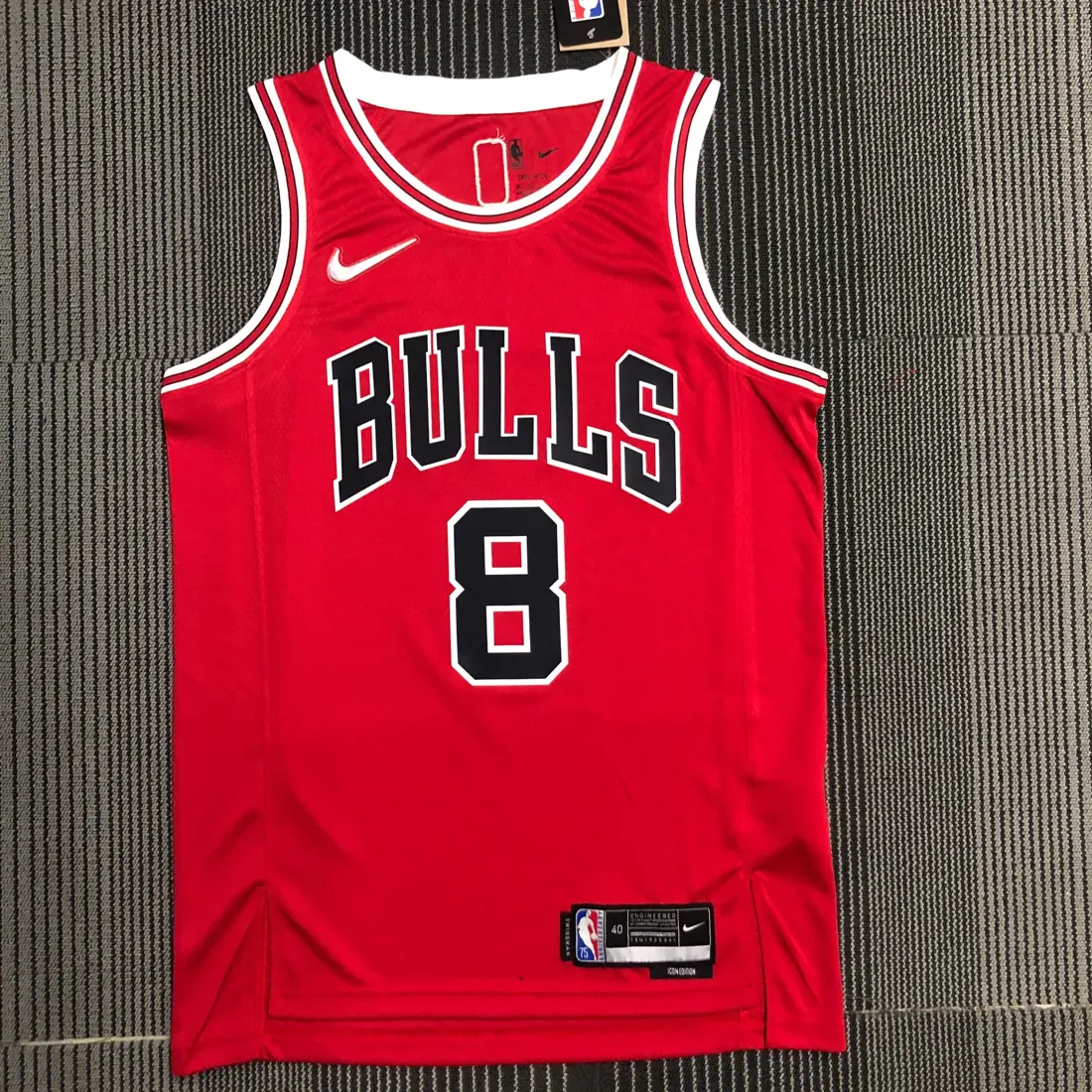 75 aniversario Bulls rojo número 8 LaVine