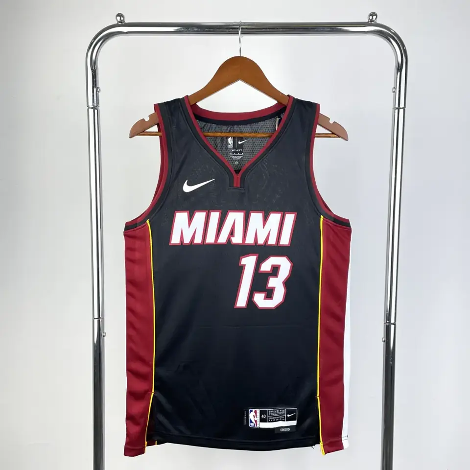 Temporada 23 Miami Heat camiseta cuello en V negra número 13 Adebayo