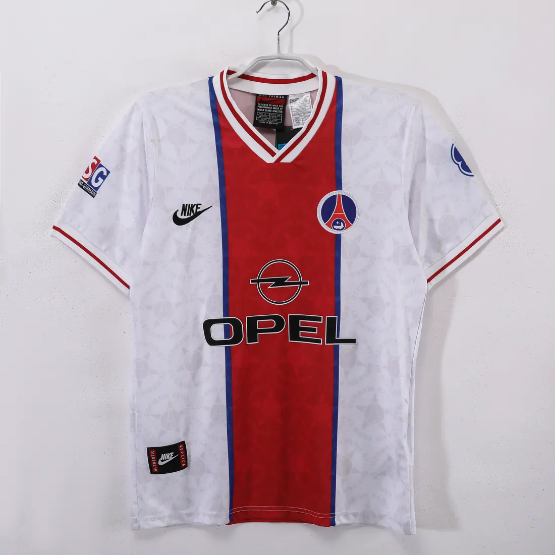 Temporada 1995/96 Paris Saint-Germain visitante blanco 8 A