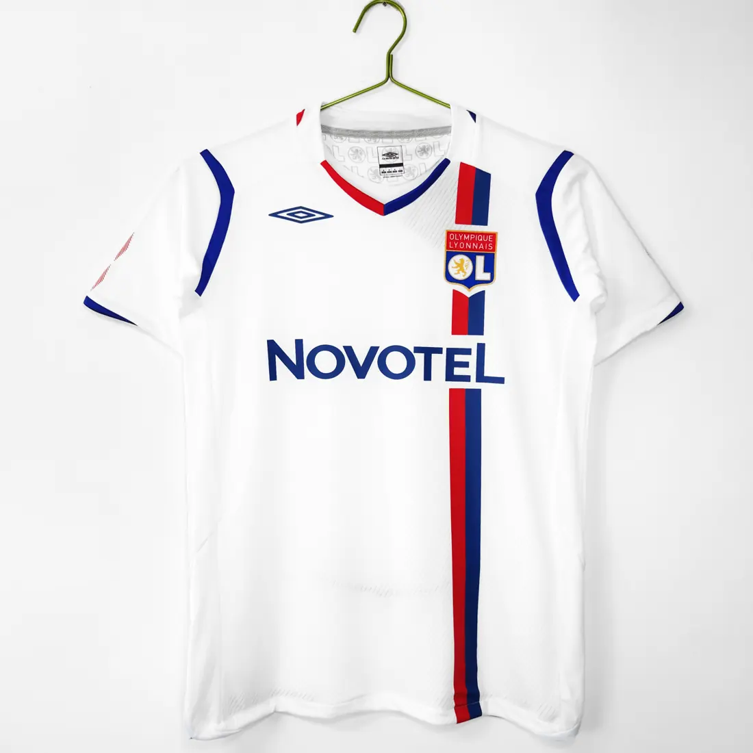 Temporada 2008/09 Olympique de Lyon local retro 2B
