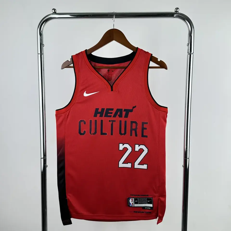 Temporada 25 Miami Heat Edición City número 22 Butler