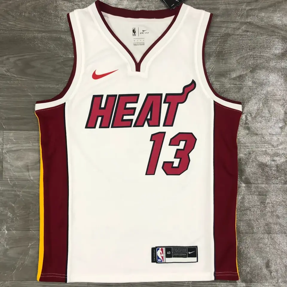 Heat cuello en V blanco número 13 Adebayo