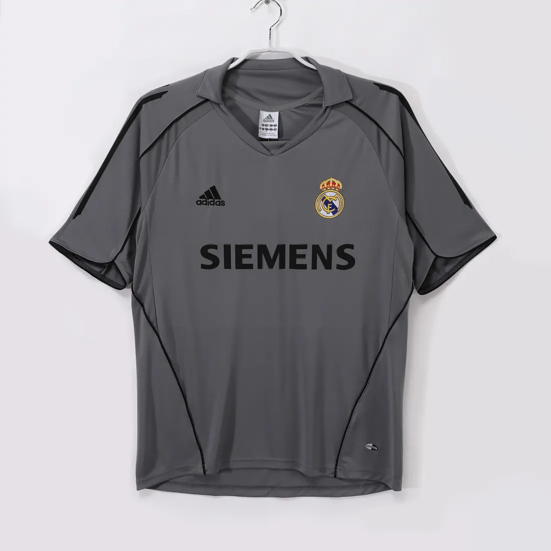 Temporada 2005/06 Real Madrid tercera gris 8 A