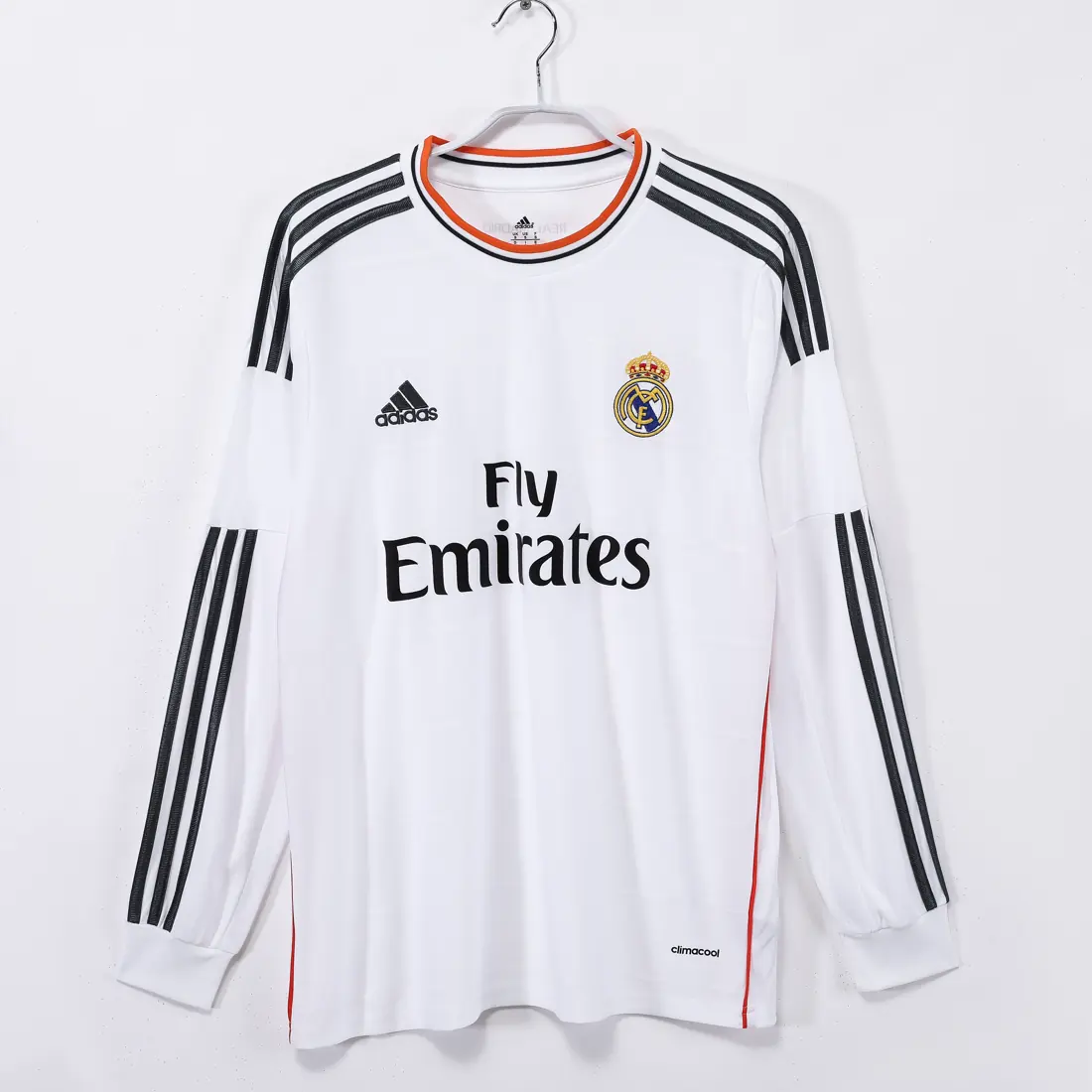 Manga larga: Temporada 2013/14 Real Madrid local retro 3B