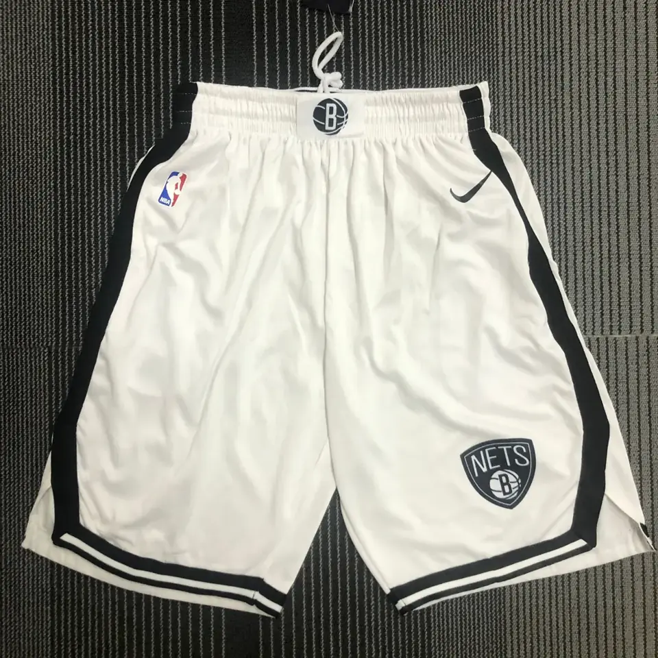 Pantalones cortos blancos de los Nets