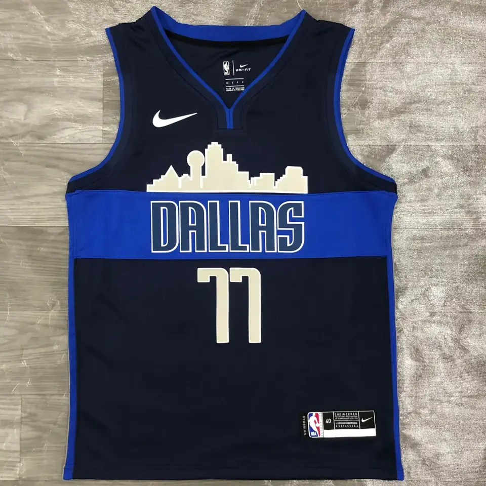 Dallas Mavericks Edición Iceberg nº 77 Doncic