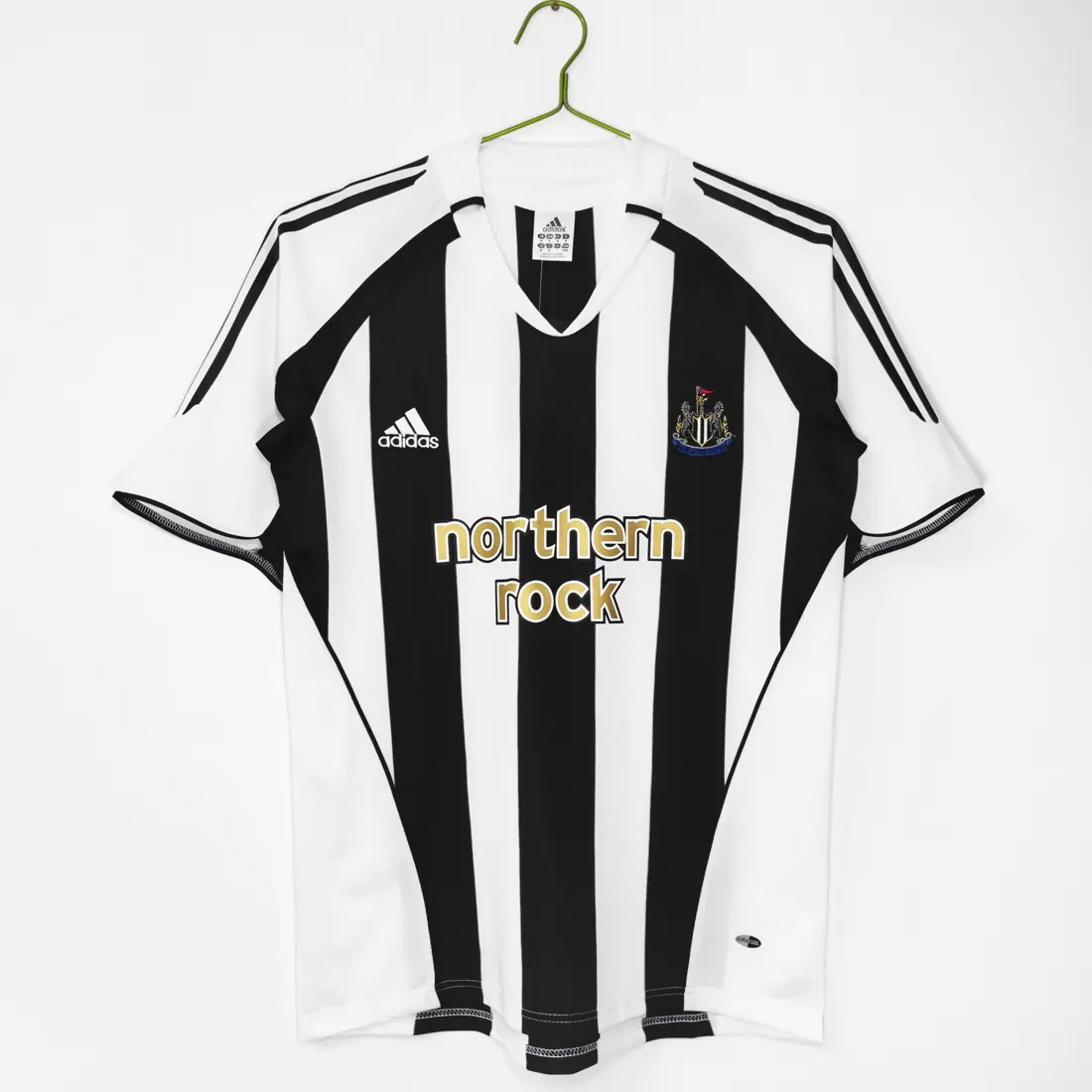 Temporada 2005/06 Newcastle United local retro 8A