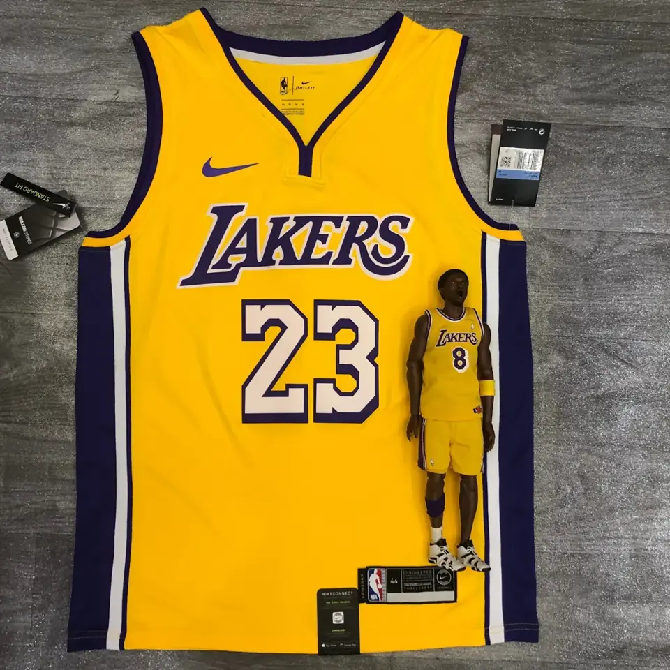 Los Angeles Lakers amarillo cuello en V nº 23 LeBron James