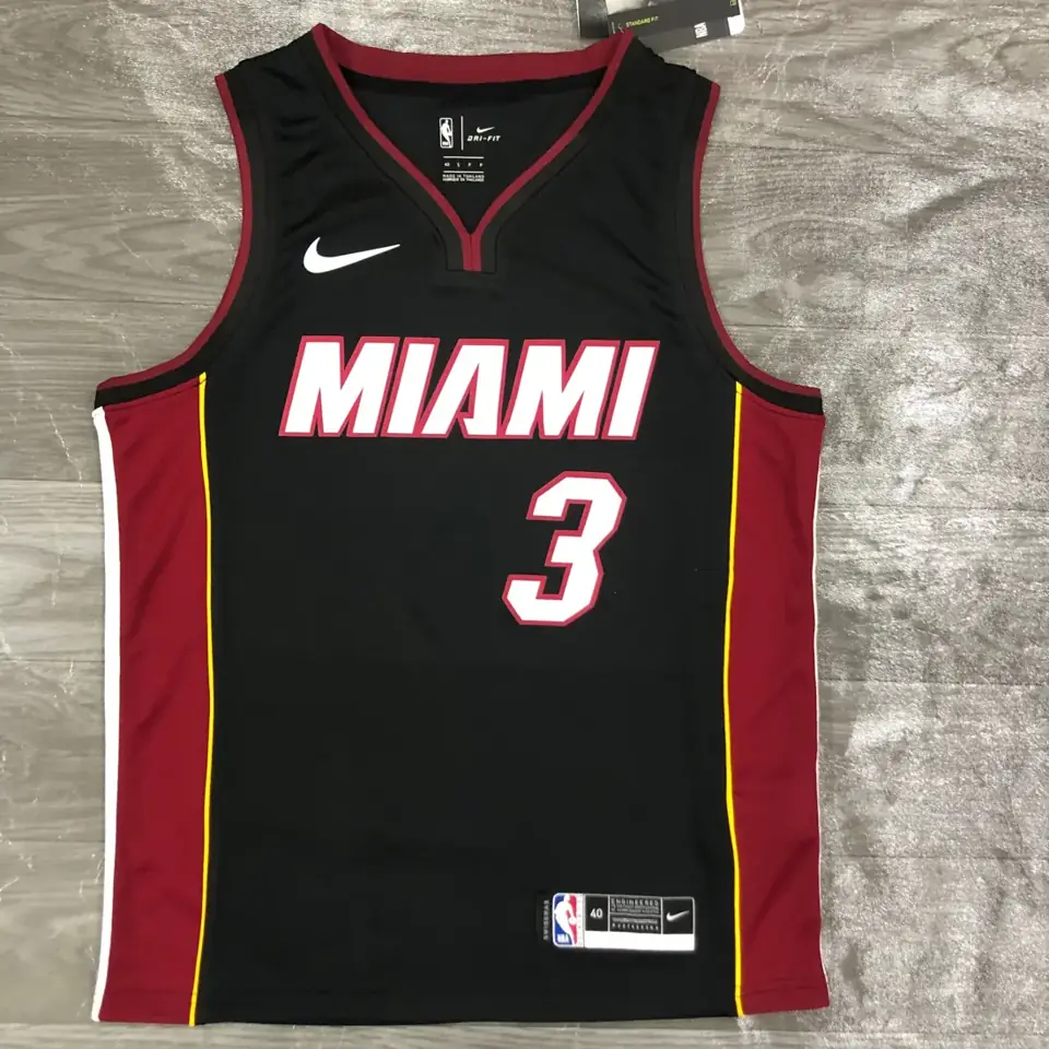 Heat cuello en V negro número 3 Wade