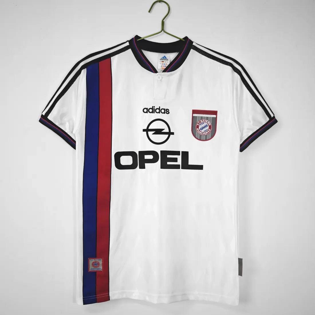 Temporada 1996/98 Bayern de Múnich visitante retro 0B