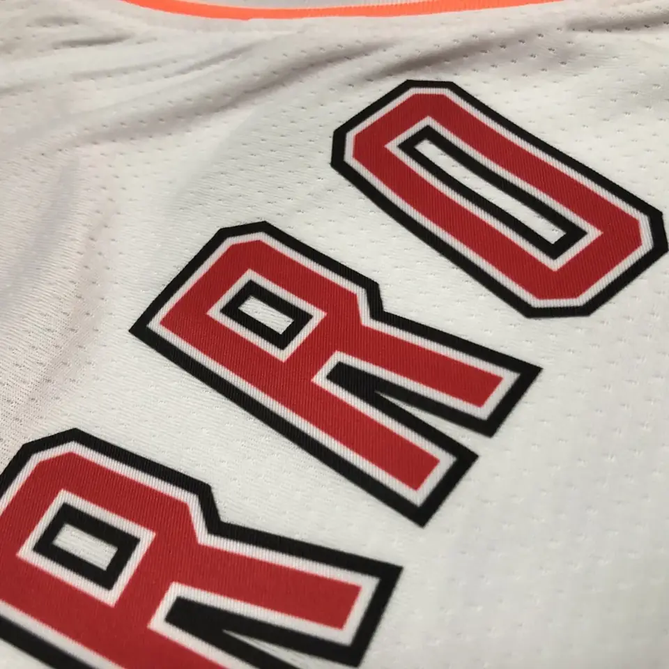 Temporada 23 Heat retro número 14 Herro