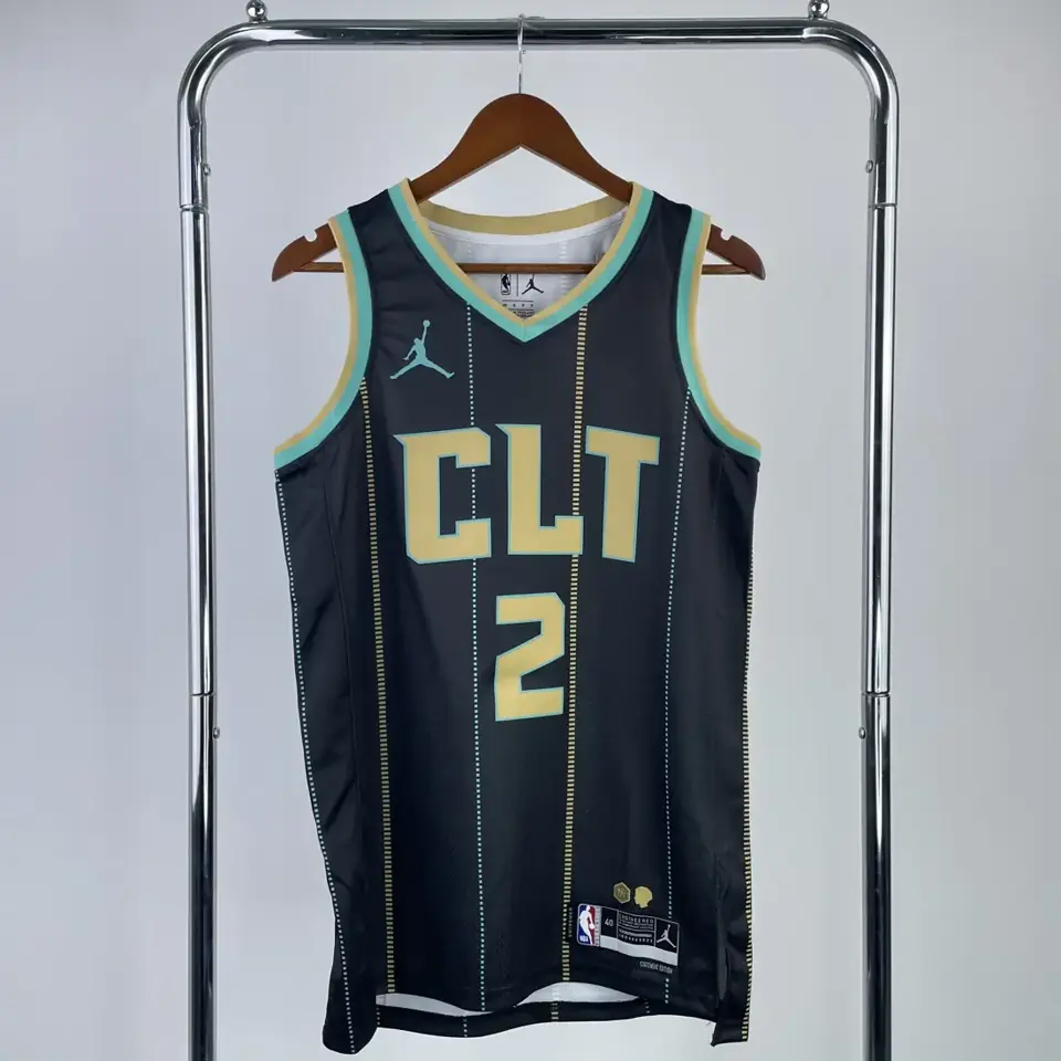 Hornets, temporada 23, Edición City, número 2 Ball