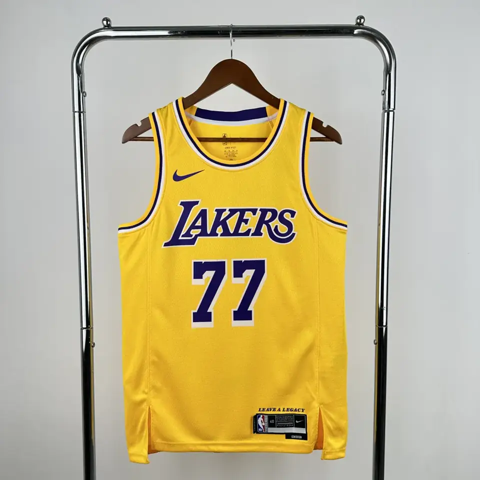 Temporada 23 Lakers amarillo número 77 Dončić