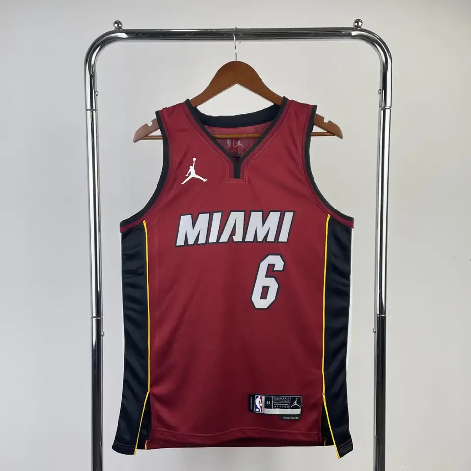 Temporada 23 Heat Edición limitada Flyman nº 6 James