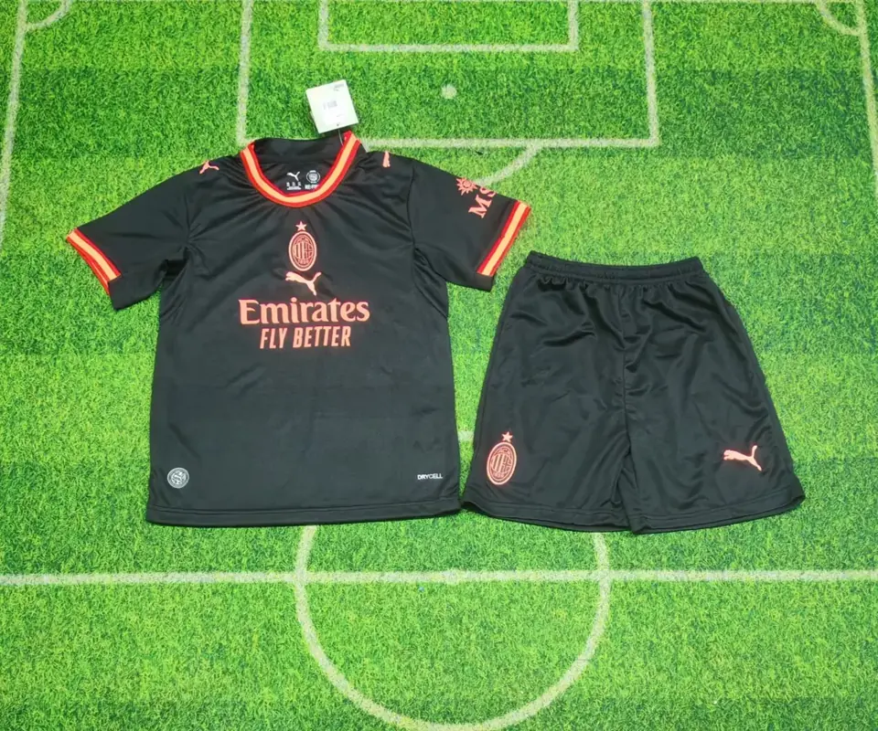 26-27 AC Milan tercera