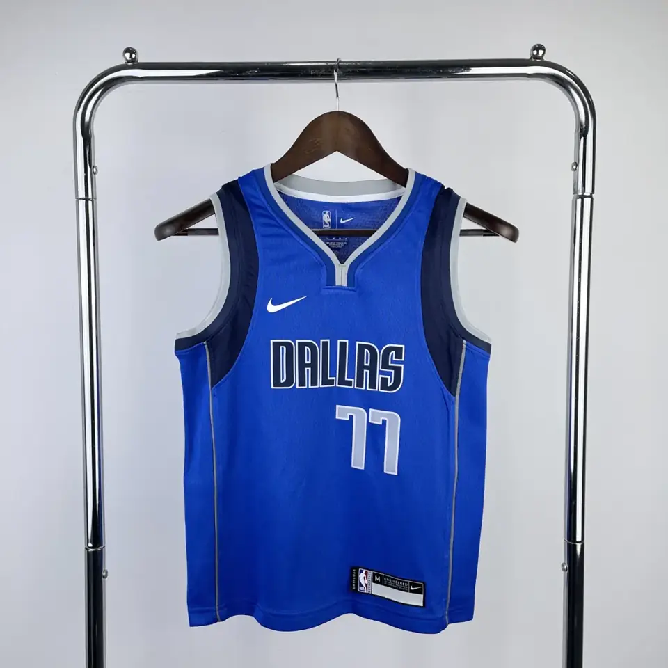 Juvenil: Mavericks azul n.º 77 Doncic