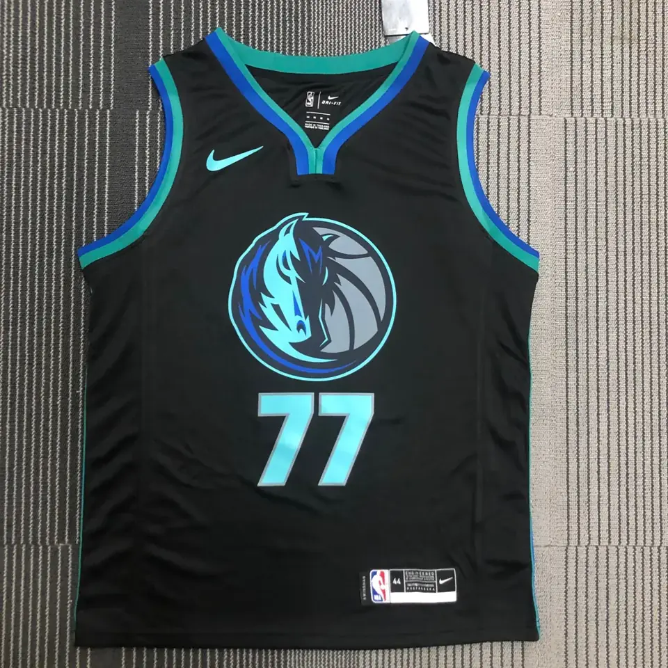 Mavericks gran cabeza de toro número 77 Doncic