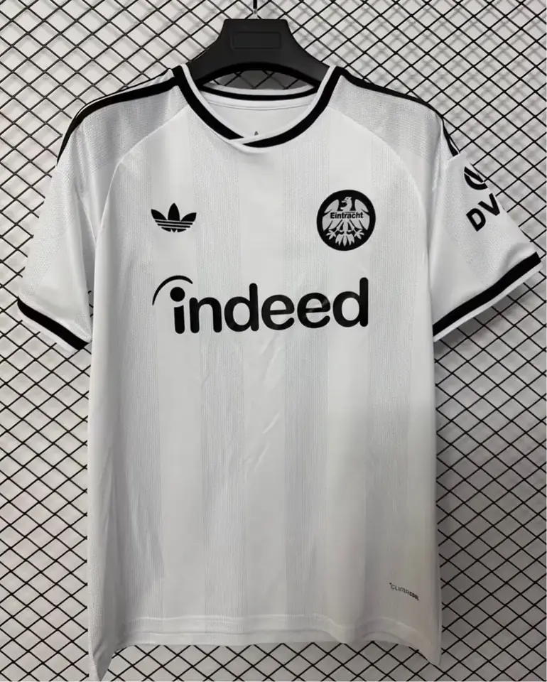 Eintracht Frankfurt segunda equipación 26/27