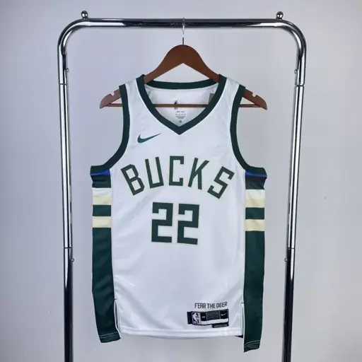 Temporada 23 Bucks local blanco número 22 Middleton