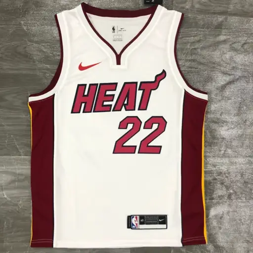 Heat cuello en V blanco número 22 Butler
