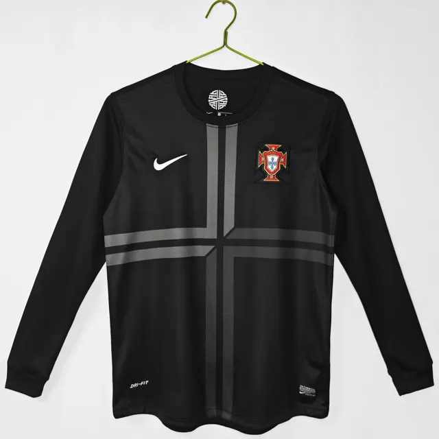 Manga larga: temporada 2012/13 Portugal tercera equipación negra 3B