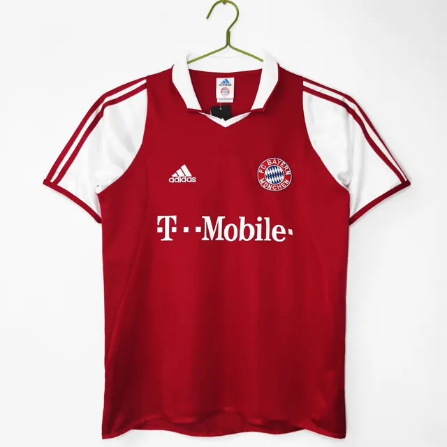 Temporada 2003/04 Bayern local retro 8A
