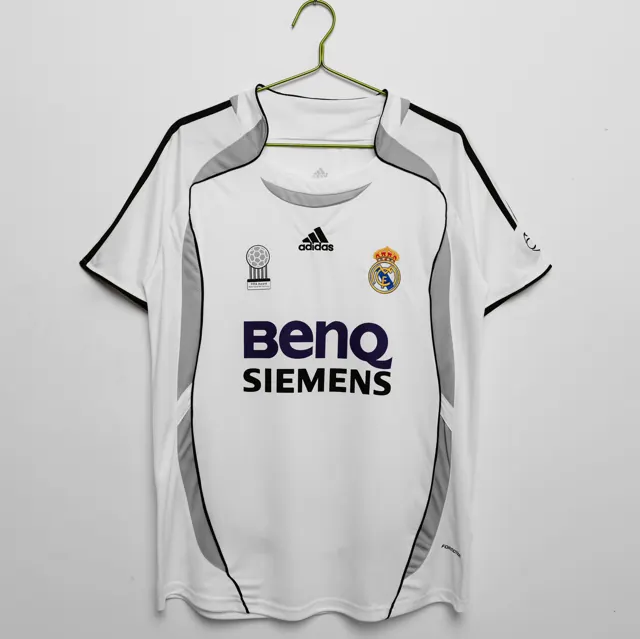 Temporada 2006/07 Real Madrid local retro 8A