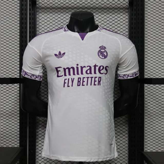 Versión jugador 26 Real Madrid edición especial