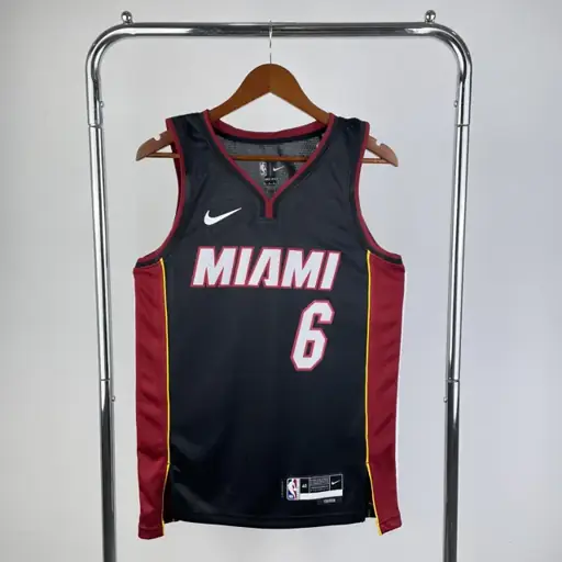 Temporada 23 Miami Heat camiseta cuello en V negra número 6 James