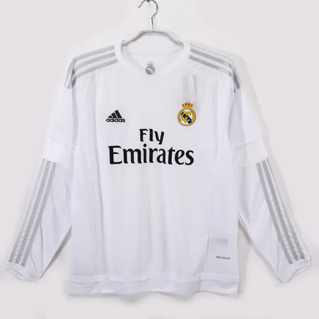Manga larga: Temporada 2015/16 Real Madrid local 3B