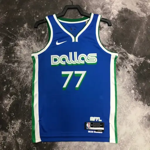 Temporada 23 Dallas Mavericks edición City nº 77 Doncic