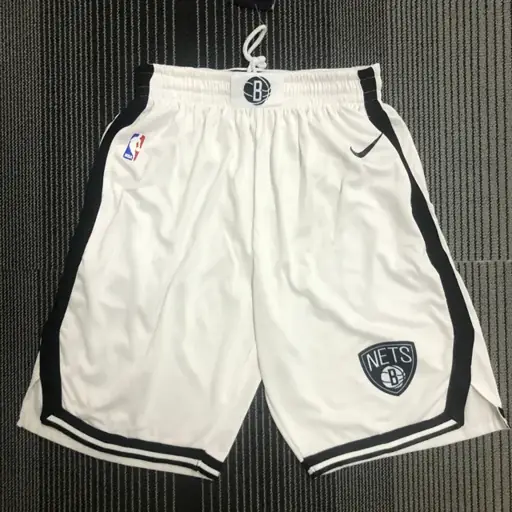 Pantalones cortos blancos de los Nets