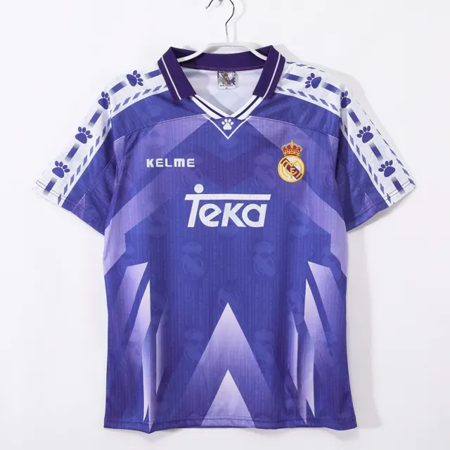 Temporada 1996/97 Real Madrid visitante retro 5A