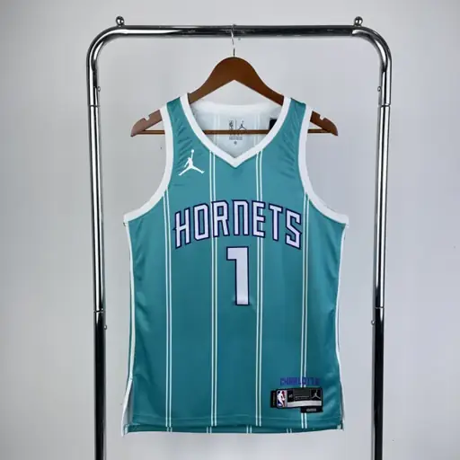 Temporada 23 Hornets visitante azul número 1 Ball