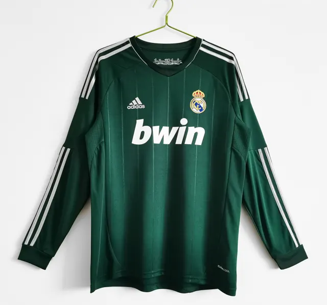 Manga larga: temporada 2012/13 Real Madrid tercera equipación retro 3B