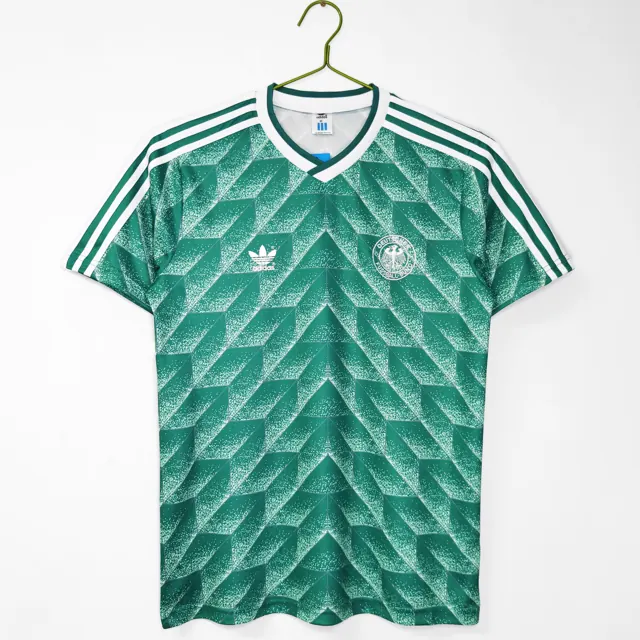 Temporada 1990 Alemania visitante verde 2A