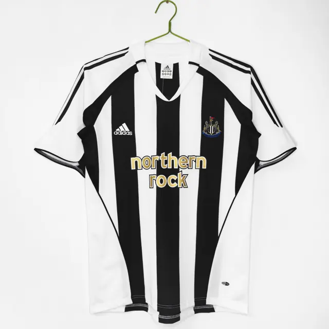 Temporada 2005/06 Newcastle United local retro 8A