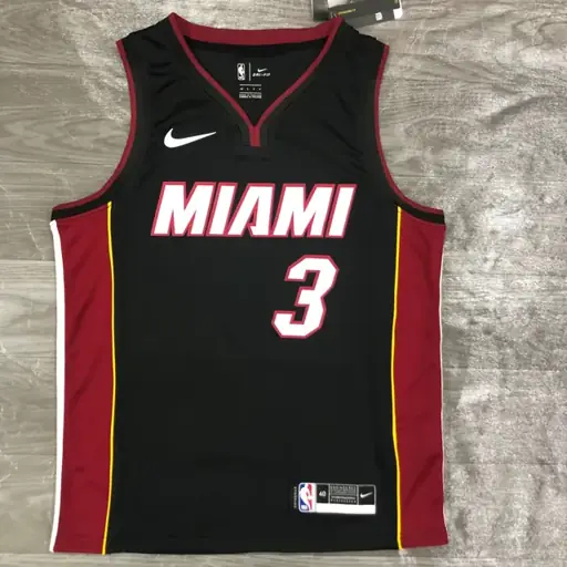 Heat cuello en V negro número 3 Wade