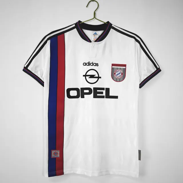 Temporada 1996/98 Bayern de Múnich visitante retro 0B