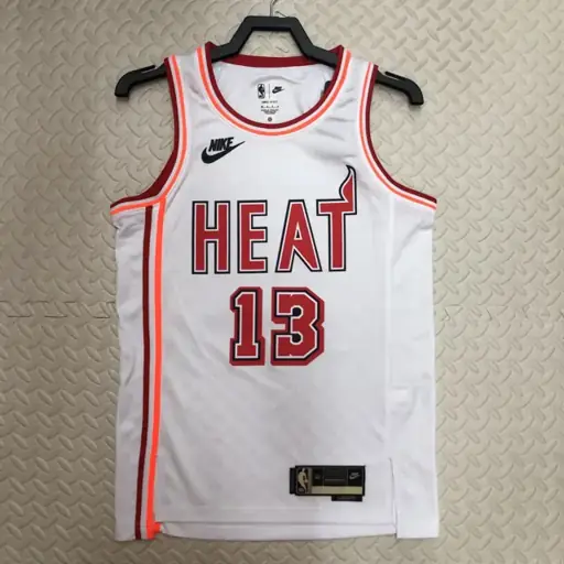Temporada 23 Heat retro número 13 Adebayo