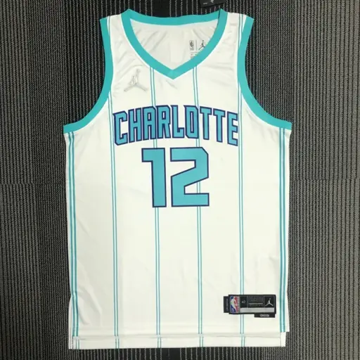 75 aniversario Hornets blanco número 12 Oubre