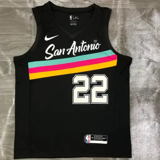 Temporada 21 San Antonio Spurs Edición Ciudad número 22 Gay