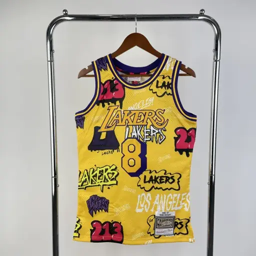 Camiseta retro termoimpresa MN: SW Lakers temporada 96/97 grafiti número 8 Kobe
