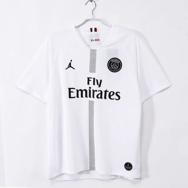 Temporada 2018/19 París visitante retro 8A