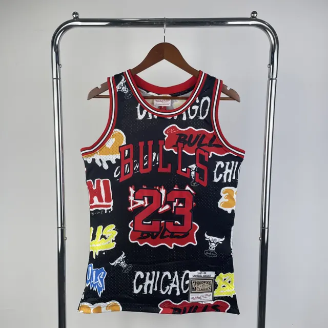 Camiseta retro termoimpresa MN: SW Bulls temporada 97/98 grafiti número 23 Jordan