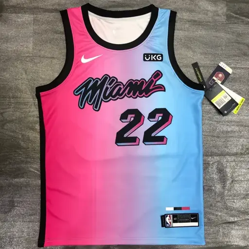 Temporada 21 Heat de Miami edición ciudad con degradado, n.º 22 Jimmy Butler