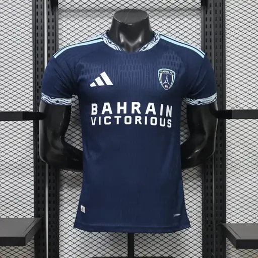 Camiseta azul oscuro del estadio del Paris FC (temporada 26-27) Tallas S-2XL · París Saint Germain
