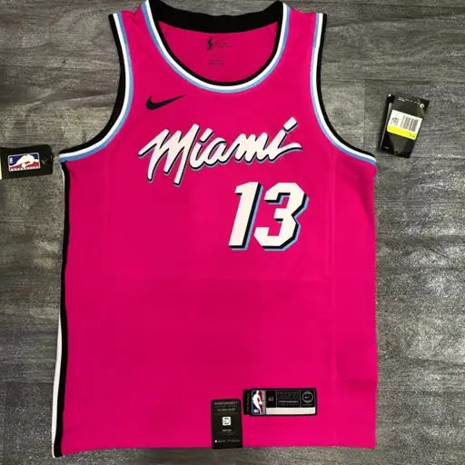 Heat cuello redondo rosa nº 13 Adebayo