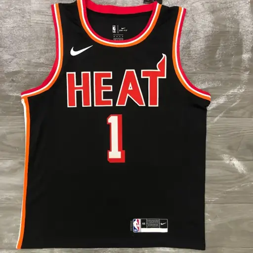 Temporada 18 Miami Heat Noche Retro negro número 1 Chris Bosh
