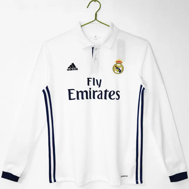 Manga larga: Temporada 2016/17 Real Madrid local 3B